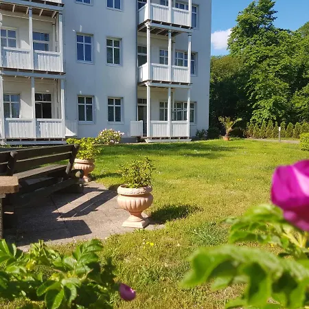 Residenz Seeblick, 10 Mit Balkon Und Ostseeblick Apartman
