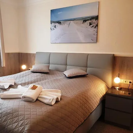 Residenz Seeblick, 10 Mit Balkon Und Ostseeblick Apartman